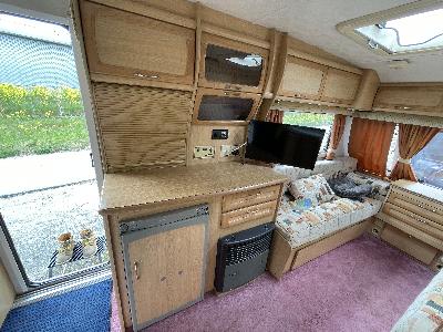 Obytný přívěs Elddis Odyssey bržděny 1400 kg