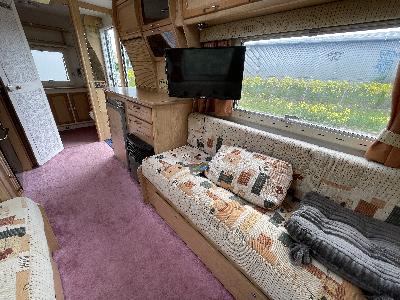 Obytný přívěs Elddis Odyssey bržděny 1400 kg