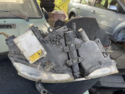 Přední světla xenony na Škoda Superb I