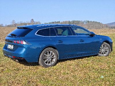 Peugeot 508 Hybrid SW 225 NOVÁ BATERIE 165kw 120tis