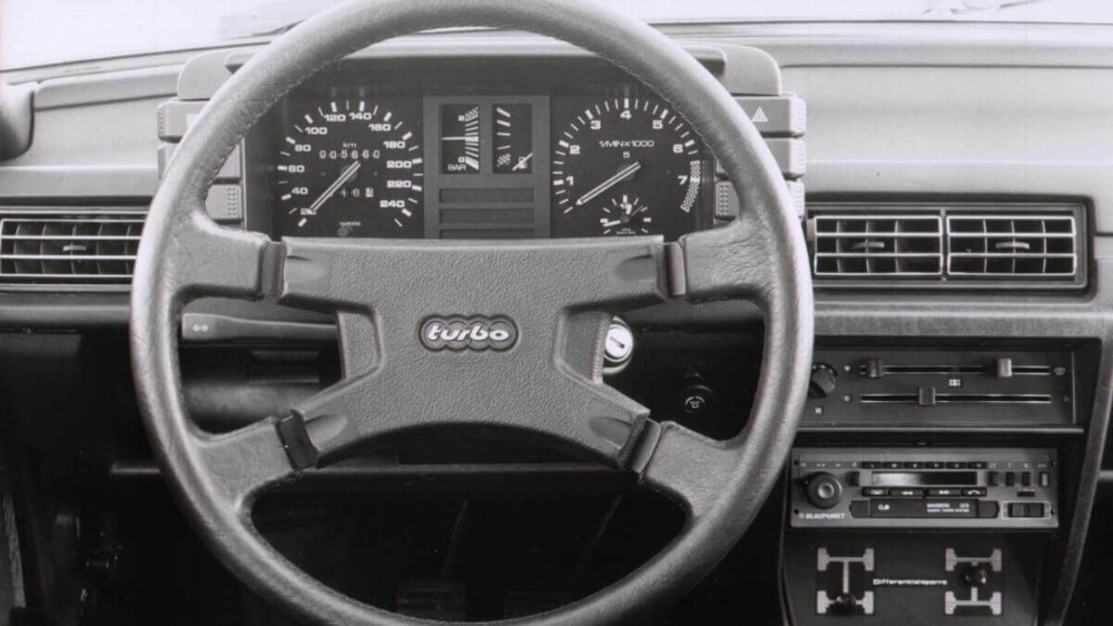 45 let Audi Quattro &ndash; Prvn&iacute; foukan&aacute;