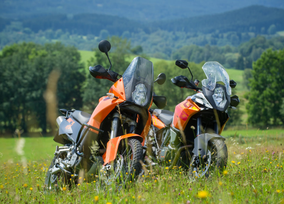 TEST: KTM 1190 Adventure vs. KTM 990 Adventure