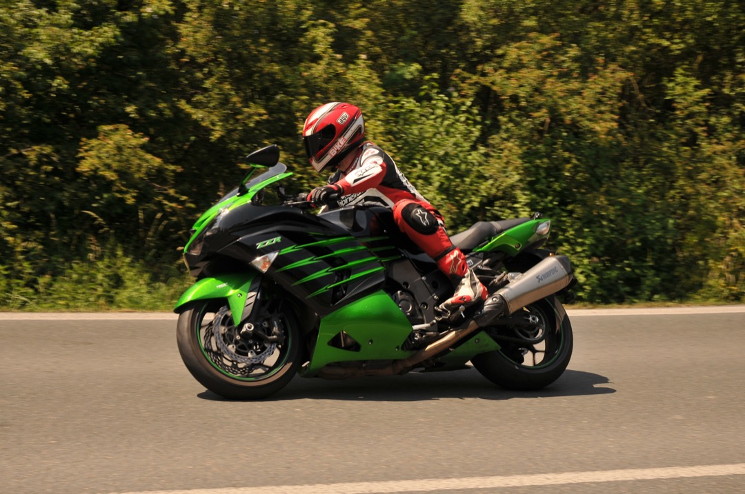 TEST: Kawasaki ZZR 1400 Performance Sport