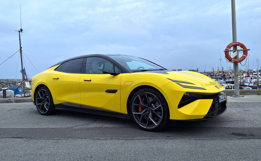 Lotus Emeya &ndash; Hyper-GT!